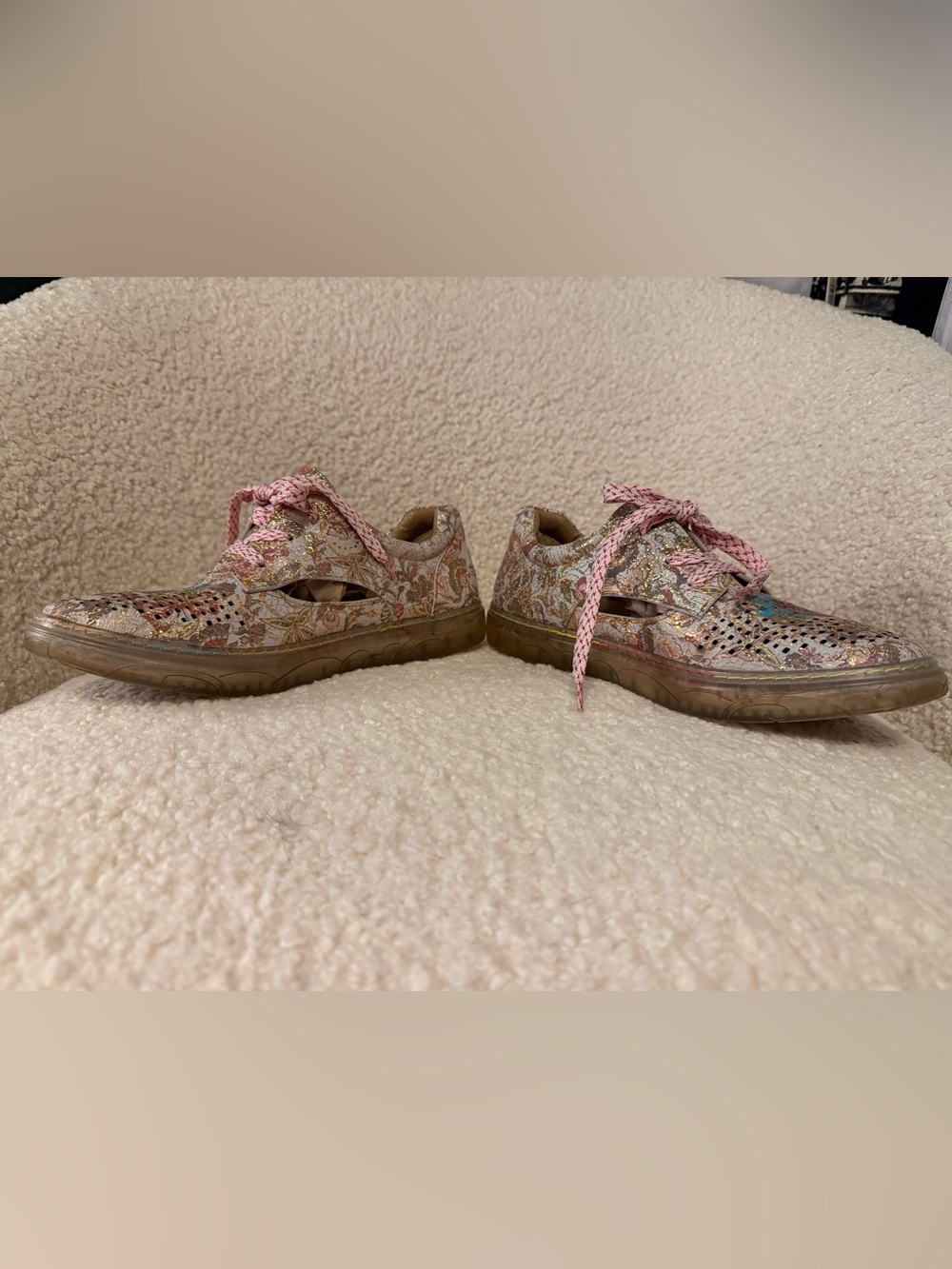 ✨ NWOT L'Artiste Dandeliona Blum Floral Sneakers ✨